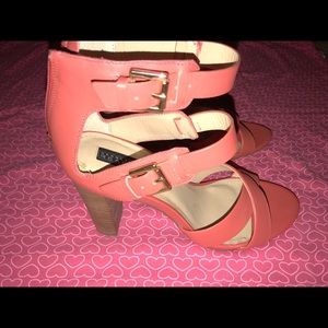 Kenneth Cole strappy heels